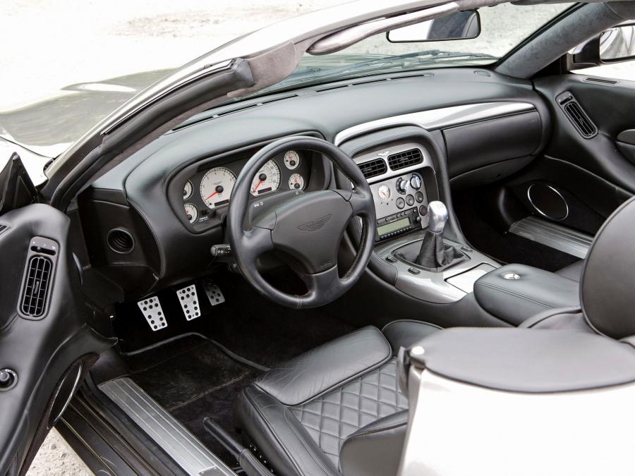Интерьер Aston Martin DB AR1 Zagato 2003 года  (NA) (фото 41 из 51)
